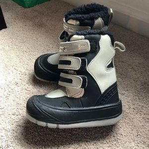 LAST CHANCE Basically brand new toddler snow boots